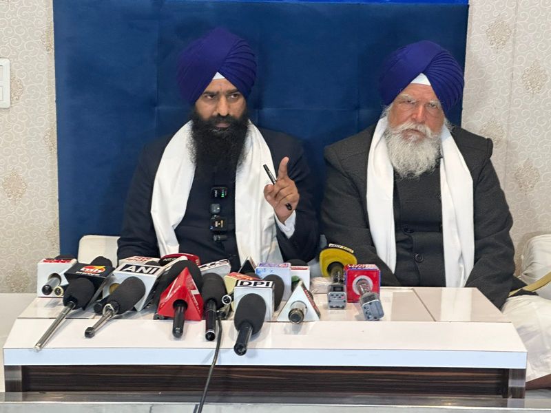 ਅਕਾਲ ਤਖ਼ਤ ਦੇ ਜਥੇਦਾਰ ਵੱਲੋਂ ਮੁੱਖ ਮੰਤਰੀ ਭਗਵੰਤ ਮਾਨ ਸਕੱਤਰੇਤ ਵਿਖੇ ਤਲਬ