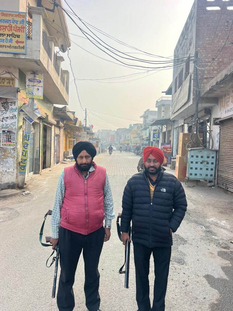 ਗੈਂਗਸਟਰਾਂ ਦੇ ਸਤਾਏ ਵਪਾਰੀ ਨਿੱਜੀ ਸੁਰੱਖਿਆ ਗਾਰਡ ਰੱਖਣ ਲੱਗੇ