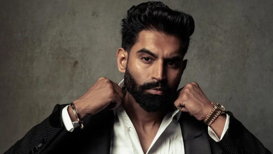 ਪੰਜਾਬੀ ਗਾਇਕ ਪਰਮੀਸ਼ ਵਰਮਾ ਪ੍ਰਸ਼ੰਸਕਾਂ ਨਾਲ ਭਿੜੇ