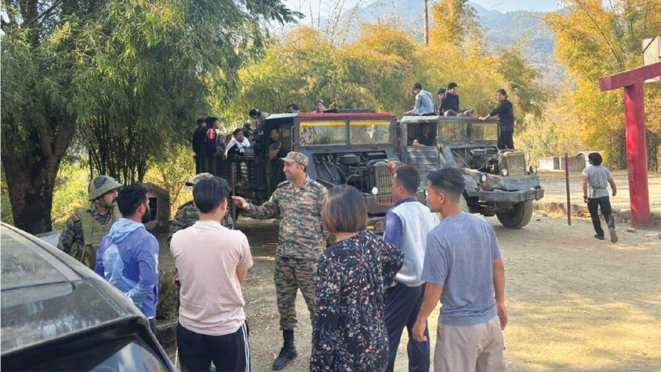 ਭਾਰਤੀ ਫੌਜ ਨਾਗਰਿਕਾਂ ਦੇ ਸੁਰੱਖਿਅਤ ਰਸਤੇ ਦੀ ਸਹੂਲਤ ਦਿੰਦੀ ਹੈ