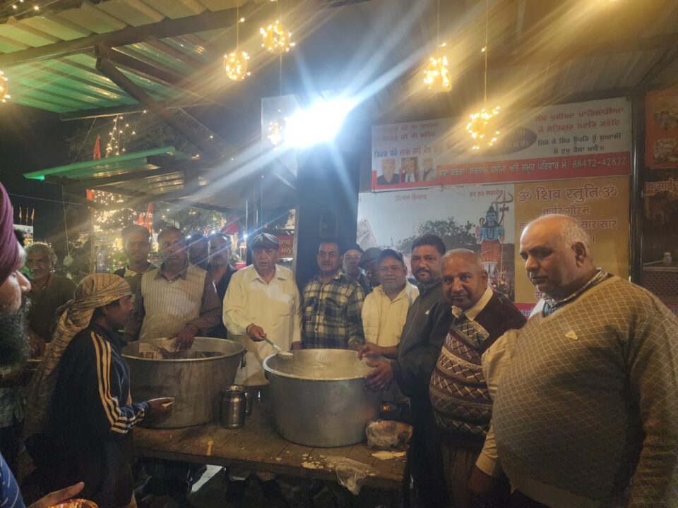 ਮਹਾਂ ਸ਼ਿਵਾਰਤੀ ਦੇ ਮੌਕੇ ਸ੍ਰੀ ਕੇਦਾਰ ਨਾਥ ਜੀ ਮੰਦਿਰ ਪਟਿਆਲਾ ਵਿਚ ਅੱਤੁਟ ਲੰਗਰ