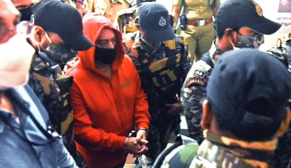 ਗੈਂਗਸਟਰ ਰਵੀ ਪੁਜਾਰੀ ਨੂੰ 2017 ਵਿੱਚ ਫਿਰੌਤੀ ਦੇ ਮਾਮਲੇ ਵਿੱਚ ਗ੍ਰਿਫ਼ਤਾਰ ਕੀਤਾ ਗਿਆ ਹੈ