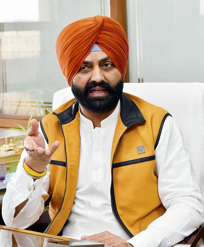 ਮੰਤਰੀ ਲਾਲਜੀਤ ਸਿੰਘ ਭੁੱਲਰ ਦਾ ਵਿਵਾਦਾਂ ਨਾਲ ਪੁਰਾਣਾ ਨਾਤਾ