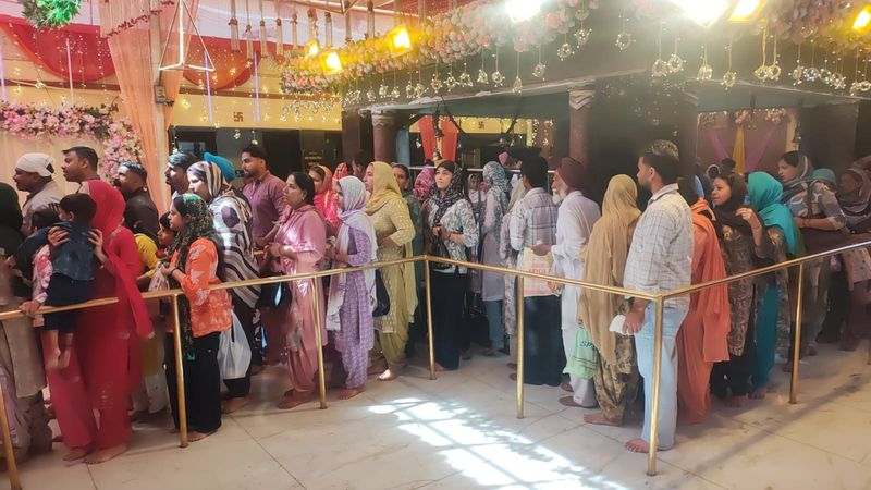 ਕਾਲੀ ਦੇਵੀ ਮੰਦਰ ’ਚ ਚਾਰ ਲੱਖ ਸ਼ਰਧਾਲੂ ਨਤਮਸਤਕ