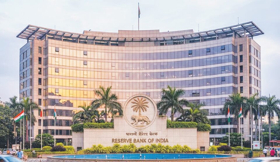 ਬੈਂਕਾਂ ਨੇ 9.75 ਲੱਖ ਕਰੋੜ ਰੁਪਏ ਦੇ ਕਰਜ਼ੇ ਰਾਈਟ ਆਫ ਕੀਤੇ