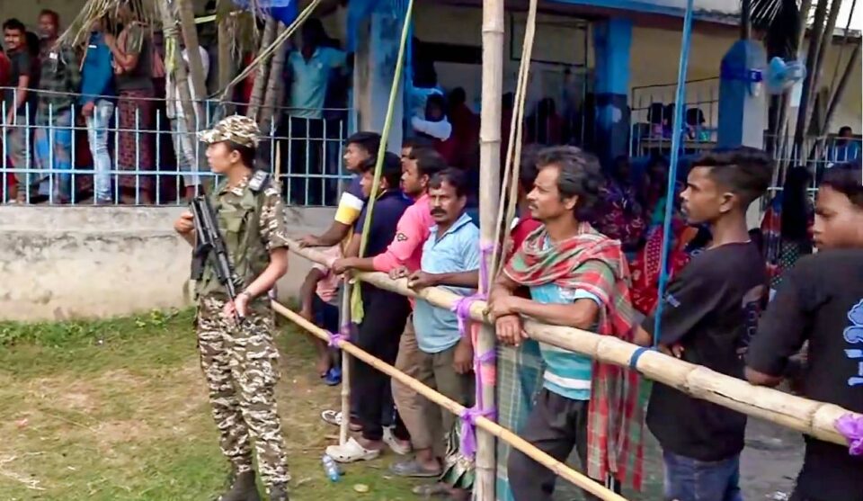 ਪੱਛਮੀ ਬੰਗਾਲ ਚੋਣਾਂ 2026 ਦਾ ਦੂਜਾ ਪੜਾਅ: ਝੜਪਾਂ, ਉੱਚ-ਦਾਅ ਵਾਲੀ ਲੜਾਈ ਦੇ ਵਿਚਕਾਰ ਦੁਪਹਿਰ 3 ਵਜੇ ਤੱਕ 78% ਤੋਂ ਵੱਧ ਵੋਟਿੰਗ