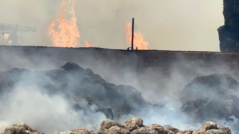 ਪਰਾਲੀ ਦੀਆਂ ਗੱਠਾਂ ਵਾਲੀ ਫੈਕਟਰੀ ’ਚ ਅੱਗ ਲੱਗੀ