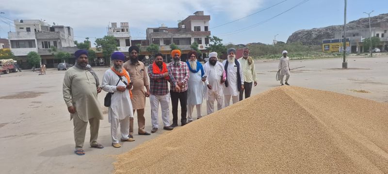 ਕਿਸਾਨ ਯੂਨੀਅਨਾਂ ਵੱਲੋਂ ਕਣਕ ਦੀ ਖਰੀਦ ਵਿੱਚ ਦੇਰੀ ਵਿਰੁੱਧ ਪ੍ਰਦਰਸ਼ਨ ਦੀ ਚਿਤਾਵਨੀ