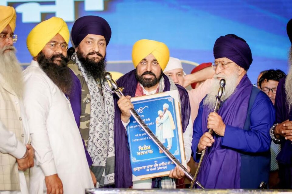 ਅਕਾਲੀ ਦਲ ਗੁਰੂ ਸਾਹਿਬ ਦਾ ਦੋਸ਼ੀ ਹੈ; ਉਨ੍ਹਾਂ ਨੂੰ ਵੋਟ ਦੇਣਾ ਸ੍ਰੀ ਗੁਰੂ ਗ੍ਰੰਥ ਸਾਹਿਬ ਦਾ ਨਿਰਾਦਰ ਕਰਨ ਦੇ ਬਰਾਬਰ ਹੈ: ਮੁੱਖ ਮੰਤਰੀ ਭਗਵੰਤ ਸਿੰਘ ਮਾਨ