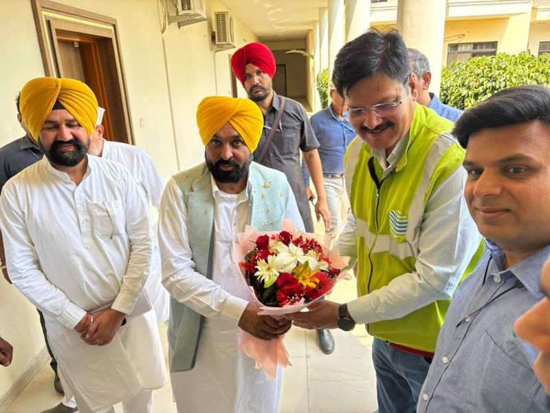 ਸ਼ੁਕਰਾਨਾ ਯਾਤਰਾ ਦੌਰਾਨ ਬਣਾਂਵਾਲਾ ਤਾਪਘਰ ਪੁੱਜੇ CM Bhagwant Mann