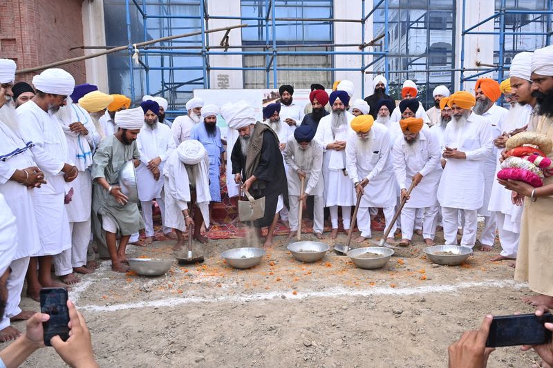 ਸ੍ਰੀ ਦਰਬਾਰ ਸਾਹਿਬ ਦੇ ਰਸਤਿਆਂ ਦੀ ਬਦਲੇਗੀ ਨੁਹਾਰ; ਕਾਰ ਸੇਵਾ ਆਰੰਭ
