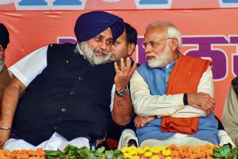 ਪੰਜਾਬ ਦੀ ਸਿਆਸਤ ਵਿੱਚ ਵੱਡੀ ਹਲਚਲ: ਚੌਰਾਹੇ ’ਤੇ ਖੜ੍ਹੀਆਂ ਰਵਾਇਤੀ ਪਾਰਟੀਆਂ, ਕੀ ਬਦਲੇਗਾ ਸੱਤਾ ਦਾ ਸਮੀਕਰਨ?