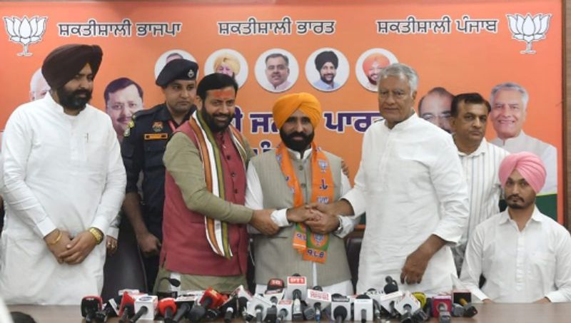 ਪੰਜਾਬ ਦੀ ਸਿਆਸਤ 'ਚ ਵੱਡੀ ਹਲਚਲ: CM ਮਾਨ ਦੇ ਭਰਾ ਗਿਆਨ ਸਿੰਘ ਮਾਨ ਨੇ ਫੜਿਆ ਭਾਜਪਾ ਦਾ ਪੱਲਾ