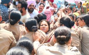 CM Bhagwant Mann ਦੀ ਕੋਠੀ ਅੱਗੇ ਮਜ਼ਦੂਰ ਦਿਵਸ ਮੌਕੇ ਬੇਰੁਜ਼ਗਾਰਾਂ ਅਤੇ ਪੁਲੀਸ ਦਰਮਿਆਨ ਖਿੱਚ-ਧੂਹ
