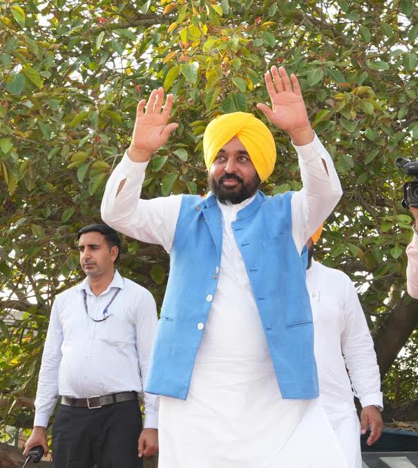 ਅਕਾਲੀਆਂ ਨੇ ਬੇਅਦਬੀ ਦੀਆਂ ਸਾਜ਼ਿਸ਼ਾਂ ਘੜਨ ਵਾਲੀਆਂ ਤਾਕਤਾਂ ਨਾਲ ਹੱਥ ਮਿਲਾਇਆ ਅਤੇ ਹੁਣ ਬੇਅਦਬੀ ਵਿਰੋਧੀ ਐਕਟ ਦਾ ਵਿਰੋਧ ਕਰ ਰਹੇ ਹਨ