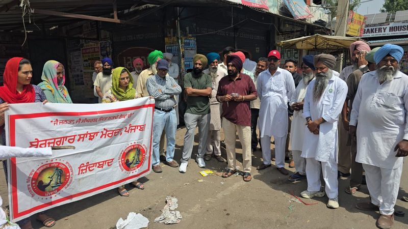 ਬੇਰੁਜ਼ਗਾਰਾਂ ਉੱਤੇ ਜਬਰ ਖ਼ਿਲਾਫ਼ ਅਰਥੀ ਫੂਕੀ; 10 ਜੂਨ ਨੂੰ ਮੁੱਖ ਮੰਤਰੀ ਦੇ ਪਿੰਡ ਸਤੌਜ ਜਾਣਗੇ ਬੇਰੁਜ਼ਗਾਰ
