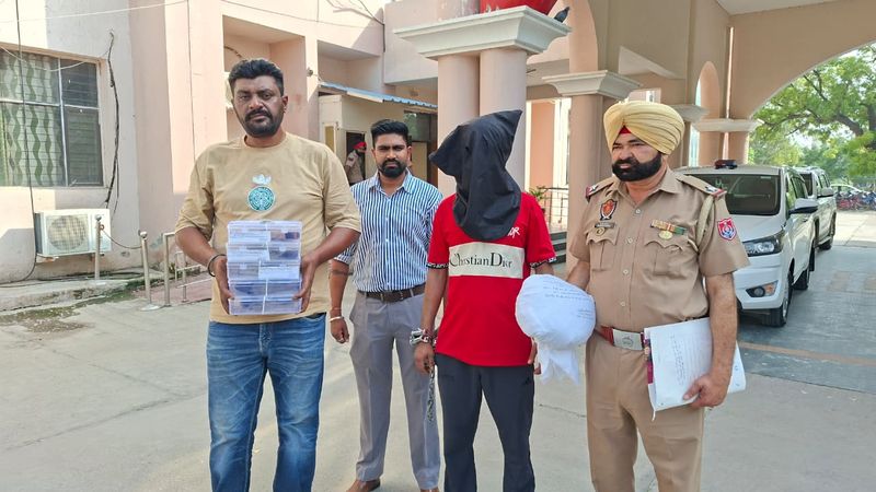 CIA ਵੱਲੋਂ 5 ਨਾਜਾਇਜ਼ ਪਿਸਤੌਲਾਂ ਸਮੇਤ ਇੱਕ ਤਸਕਰ ਕਾਬੂ