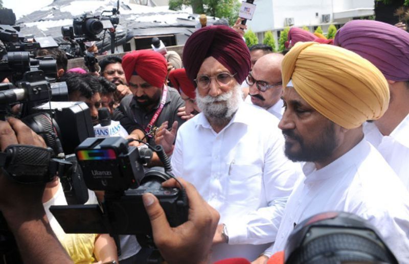 ਪੰਜਾਬ ਕਾਂਗਰਸ ਵਿੱਚ ਵਧ ਰਹੀ ਗੁਟਬਾਜ਼ੀ ਵਿਚਾਲੇ ਰਾਹੁਲ ਗਾਂਧੀ ਨੇ ਚੰਨੀ ਧੜੇ ਦੀ ਬੈਠਕ ਤੋਂ ਬਣਾਈ ਦੂਰੀ