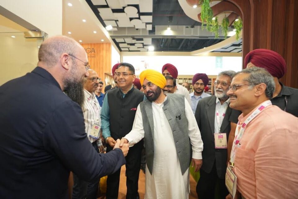 ਸਰਕਾਰ ਵੱਲੋਂ ਉਦਯੋਗਿਕ ਵਿਕਾਸ ਨੂੰ ਹੁਲਾਰਾ ਦੇਣ ਲਈ ਰੇਲਵੇ ਤੋਂ ਰੇਲਗੱਡੀਆਂ ਕਿਰਾਏ 'ਤੇ ਲੈਣ 'ਤੇ ਵੀ ਵਿਚਾਰ ਕੀਤਾ ਜਾ ਰਿਹਾ ਹੈ