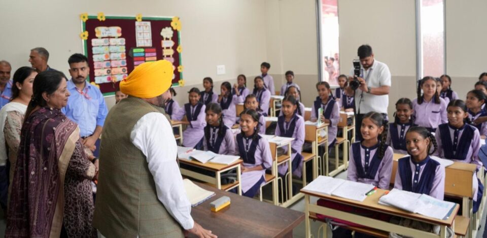 ਗਰੀਬੀ ਖ਼ਤਮ ਕਰਨ ਤੇ ਸਮਾਜ ਵਿੱਚ ਤਬਦੀਲੀ ਲਈ ਸਿੱਖਿਆ ਸਭ ਤੋਂ ਸ਼ਕਤੀਸ਼ਾਲੀ ਹਥਿਆਰ