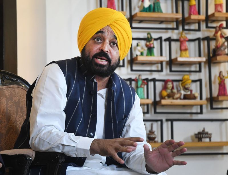 'ਸਾਂਝਾ ਮੁਲਾਜ਼ਮ ਮੰਚ' ਨੇ ਰਾਜਪਾਲ ਕੋਲੋਂ ਮੁੱਖ ਮੰਤਰੀ ਦੀ ਇੱਕ ਦਿਨ ਦੀ ਤਨਖਾਹ ਕੱਟਣ ਦੀ ਕੀਤੀ ਮੰਗ