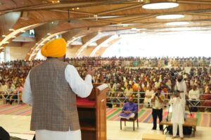 ਆਸ਼ਰਮ 'ਚ ਧਿਆਨ ਲਾਉਣ ਨਾਲ ਅਧਿਆਤਮਿਕ ਸ਼ਾਂਤੀ ਮਿਲੀ ਆਸ਼ਰਮ 'ਚ ਧਿਆਨ ਲਾਉਣ ਨਾਲ ਅਧਿਆਤਮਿਕ ਸ਼ਾਂਤੀ ਮਿਲੀ