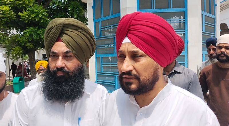 35 ਸ਼ੋਅਰੂਮਾਂ ਦੀ ਵੰਡ 'ਤੇ ਵੱਡਾ ਵਿਵਾਦ: ਸਾਬਕਾ ਸੀਐੱਮ ਚੰਨੀ ਵੱਲੋਂ ਸਰਕਾਰ 'ਤੇ ਘੋਟਾਲੇ ਦੇ ਗੰਭੀਰ ਆਰੋਪ