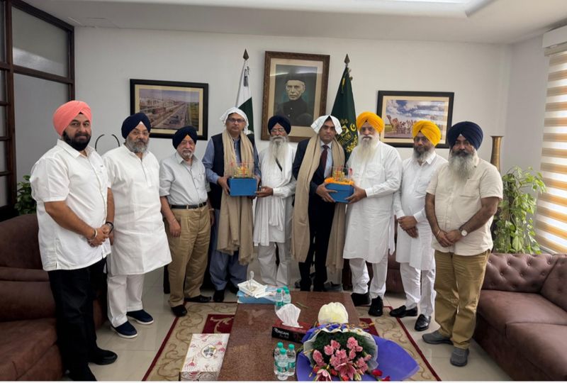 ਸ਼੍ਰੋਮਣੀ ਕਮੇਟੀ ਪ੍ਰਧਾਨ ਧਾਮੀ ਵੱਲੋਂ ਪਾਕਿਸਤਾਨੀ ਰਾਜਦੂਤ ਨਾਲ ਮੁਲਾਕਾਤ, 7500 ਸ਼ਰਧਾਲੂਆਂ ਲਈ ਵੀਜ਼ੇ ਦੀ ਮੰਗ