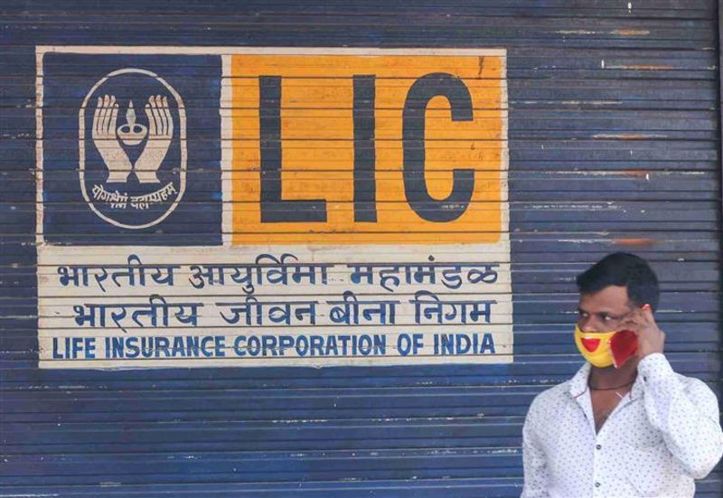 ਕੇਂਦਰ ਸਰਕਾਰ LIC 'ਚ 6.5 ਫ਼ੀਸਦੀ ਹਿੱਸੇਦਾਰੀ ਵੇਚ ਕੇ ਜੁਟਾਏਗੀ 31,000 ਕਰੋੜ ਰੁਪਏ