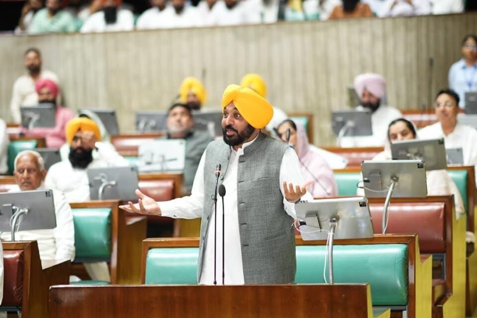 ਅਮਰੀਕੀ ਦਬਾਅ ਹੇਠ, ਪ੍ਰਧਾਨ ਮੰਤਰੀ ਮੋਦੀ ਭਾਰਤ ਦੇ 30 ਕਰੋੜ ਵਾਹਨਾਂ ਨੂੰ ਸਕ੍ਰੈਪ ਵਿੱਚ ਬਦਲਣ 'ਤੇ ਤੁਲੇ: ਮੁੱਖ ਮੰਤਰੀ ਭਗਵੰਤ ਸਿੰਘ ਮਾਨ