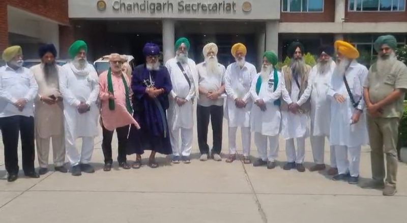 ਸਜ਼ਾਵਾਂ ਪੂਰੀਆਂ ਕਰ ਚੁੱਕੇ ਬੰਦੀ ਸਿੰਘਾਂ ਦੀ ਰਿਹਾਈ ਦਾ ਮਾਮਲਾ: ਕੌਮੀ ਇਨਸਾਫ਼ ਮੋਰਚੇ ਵੱਲੋਂ ਰਾਜਪਾਲ ਨੂੰ ਮੰਗ ਪੱਤਰ ਸੌਂਪਿਆ