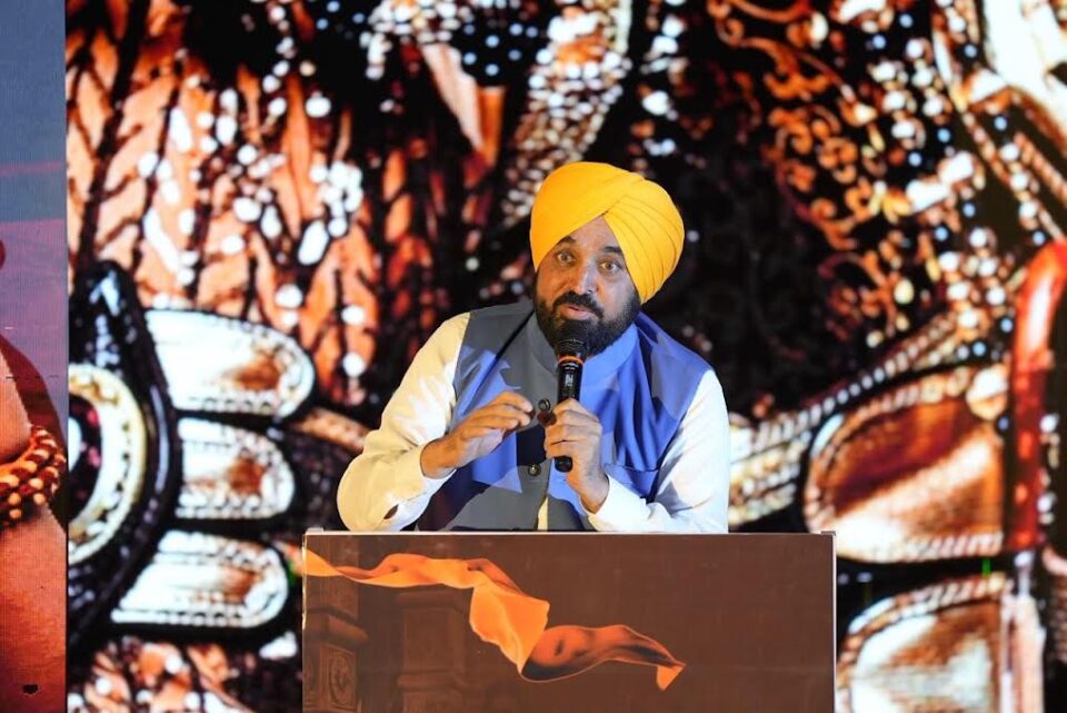 ਮਸ਼ਹੂਰ ਅਦਾਕਾਰ ਆਸ਼ੂਤੋਸ਼ ਰਾਣਾ ਦੀ ਦਮਦਾਰ ਅਦਾਕਾਰੀ ਨੇ 'ਹਮਾਰੇ ਰਾਮ' ਨਾਟਕ ਨੂੰ ਹੋਰ ਵੀ ਸ਼ਾਨਦਾਰ ਬਣਾਇਆ