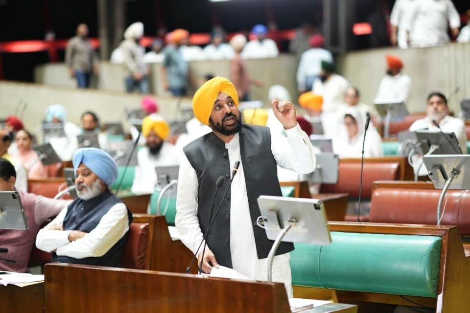 ਪਹਿਲੇ ਗੇੜ ਵਿੱਚ 26,000 ਤੋਂ 28,000 ਆਊਟਸੋਰਸ ਮੁਲਾਜ਼ਮਾਂ ਨੂੰ ਮਿਲੇਗਾ ਲਾਭ, ਪੰਜਾਬ ਸਰਕਾਰ ਦੇ ਪਰਿਵਾਰ ਦੇ 'ਇਨ-ਸੋਰਸਡ' ਮੈਂਬਰ ਬਣਨਗੇ ਮੁਲਾਜ਼ਮ