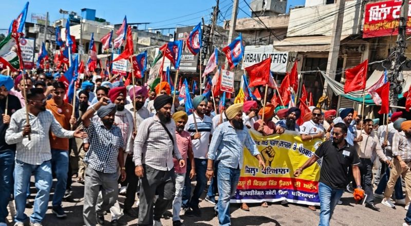 ਬੈਰੀਕੇਡ ਤੋੜ ਕੇ ਸਿਹਤ ਮੰਤਰੀ ਦੀ ਕੋਠੀ ਅੱਗੇ ਪੁੱਜੇ ਮੁਲਾਜ਼ਮ