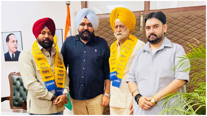 ਚੋਣਾਂ ਤੋਂ ਪਹਿਲਾਂ ਵੱਡਾ ਫੇਰਬਦਲ: ਰਣਜੀਤ ਸਿੰਘ ਛੱਜਲਵੱਡੀ ਨੇ ਥੰਮ੍ਹਿਆ ਆਮ ਆਦਮੀ ਪਾਰਟੀ ਦਾ ਪੱਲਾ