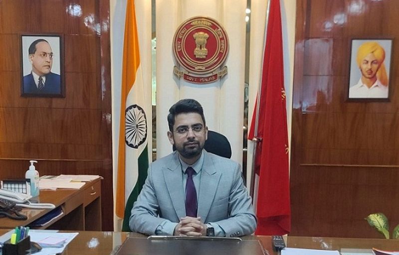 ਮੋਗਾ 'ਚ DC ਦਾ ਵੱਡਾ ਫੈਸਲਾ: ਸਕੂਲੀ ਬੱਚਿਆਂ ਲਈ ਐਨਰਜੀ ਡਰਿੰਕਸ ਦੀ ਵਿਕਰੀ 'ਤੇ ਲਗਾਈ ਪਾਬੰਦੀ