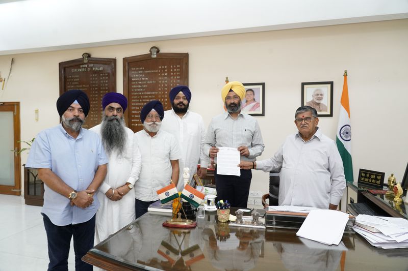 ਅਕਾਲੀ ਦਲ (ਪੁਨਰ ਸੁਰਜੀਤ) ਦੇ ਵਫਦ ਵੱਲੋਂ ਰਾਜਪਾਲ ਨਾਲ ਮੁਲਾਕਾਤ