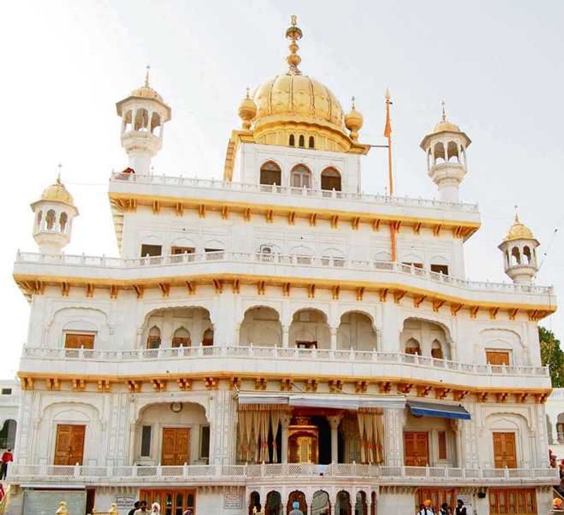 ਸ੍ਰੀ ਅਕਾਲ ਤਖ਼ਤ ਸਾਹਿਬ ਦਾ ਬੜਾ ਫ਼ੈਸਲਾ: CM ਮਾਨ ਨਾਲ ਭੇਟ ਕਰਨ ਵਾਲੇ SGPC ਮੈਂਬਰਾਂ ਖ਼ਿਲਾਫ਼ ਸਖ਼ਤ ਰੁਖ਼