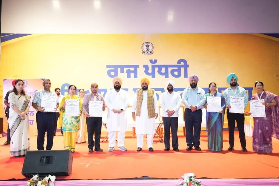 ਪਹਿਲੀ ਵਾਰ 881 ਵਿਦਿਆਰਥੀਆਂ ਨੇ ਜੇ.ਈ.ਈ.-ਨੀਟ ਪਾਸ ਕੀਤਾ
