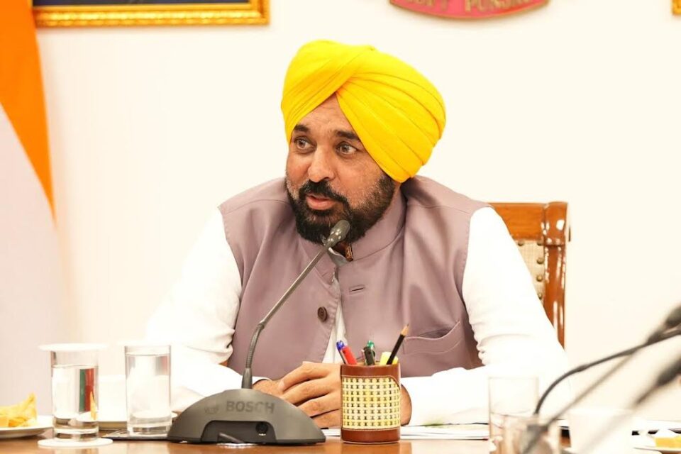 ਅਸੀਂ ਪੰਜਾਬ ਵਿੱਚ ਉਦਯੋਗਿਕ ਵਿਕਾਸ, ਨਵੇਂ ਨਿਵੇਸ਼ਾਂ ਨੂੰ ਆਕਰਸ਼ਿਤ ਕਰਨ ਅਤੇ ਨੌਜਵਾਨਾਂ ਲਈ ਵੱਧ ਤੋਂ ਵੱਧ ਰੋਜ਼ਗਾਰ ਦੇ ਮੌਕੇ ਪੈਦਾ ਕਰਨ ਬਾਰੇ ਵਿਆਪਕ ਚਰਚਾ ਕੀਤੀ