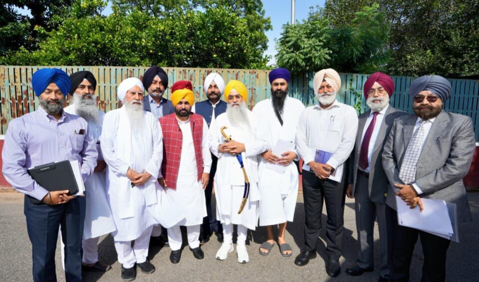 7-ਮੈਂਬਰੀ ਕਮੇਟੀ ਸ੍ਰੀ ਅਕਾਲ ਤਖ਼ਤ ਸਾਹਿਬ ਵੱਲੋਂ ਗਠਿਤ ਪੈਨਲ ਨਾਲ ਮੀਟਿੰਗਾਂ ਕਰੇਗੀ ਅਤੇ ਸੋਧਾਂ ਬਾਰੇ ਸਹਿਮਤੀ ਬਣਾਏਗੀ