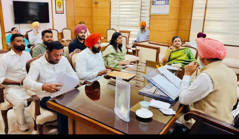 ਆਊਟਸੋਰਸ ਮੁਲਾਜ਼ਮਾਂ ਦੀ ਵਿੱਤ ਮੰਤਰੀ ਚੀਮਾ ਨਾਲ ਮੀਟਿੰਗ