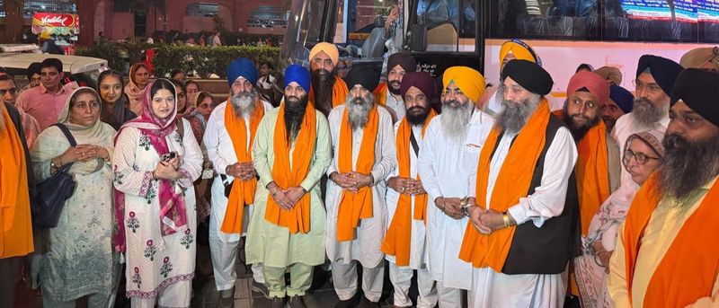 ਪਾਕਿਸਤਾਨ ਤੋਂ 49 ਸਿੱਖ ਸ਼ਰਧਾਲੂ ਅੰਮ੍ਰਿਤਸਰ ਪੁੱਜੇ