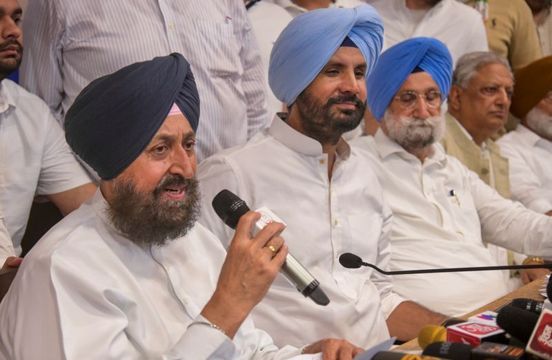 ਰਾਜਾ ਵੜਿੰਗ ਤੋਂ ਬਾਅਦ ਕੌਣ? ਪੰਜਾਬ ਦੇ ਆਗੂਆਂ ਦਾ ਰਾਹੁਲ ਅਤੇ ਖੜਗੇ ਕੋਲ ਦਿੱਲੀ ’ਚ ਡੇਰਾ