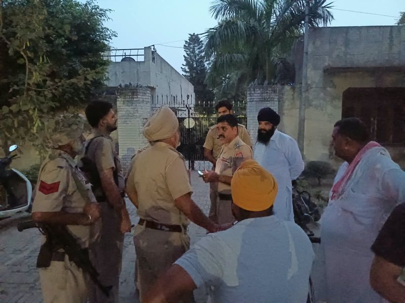 ਟਰੱਕਾਂ ਦਾ ਵਜ਼ਨ ਕਰਵਾਉਣ ਨੂੰ ਲੈ ਕੇ ਹੋਏ ਵਿਵਾਦ ਤੋਂ ਬਾਅਦ ਗੋਲੀਆਂ ਚੱਲੀਆਂ