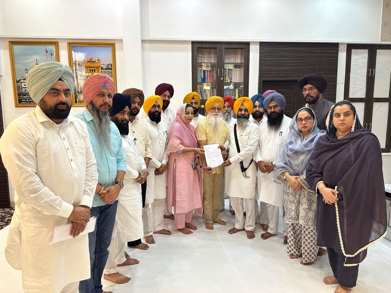 Akal Takht Sahib ਵਿਖੇ ਮੰਗ ਪੱਤਰ ਦੇਣ ਪੁੱਜੇ 'ਆਪ' ਆਗੂਆਂ ਨਿੱਜੀ ਤੌਰ ’ਤੇ ਪੇਸ਼ ਹੋ ਕੇ ਸਪੱਸ਼ਟੀਕਰਨ ਦੇਣ ਦਾ ਹੁਕਮ
