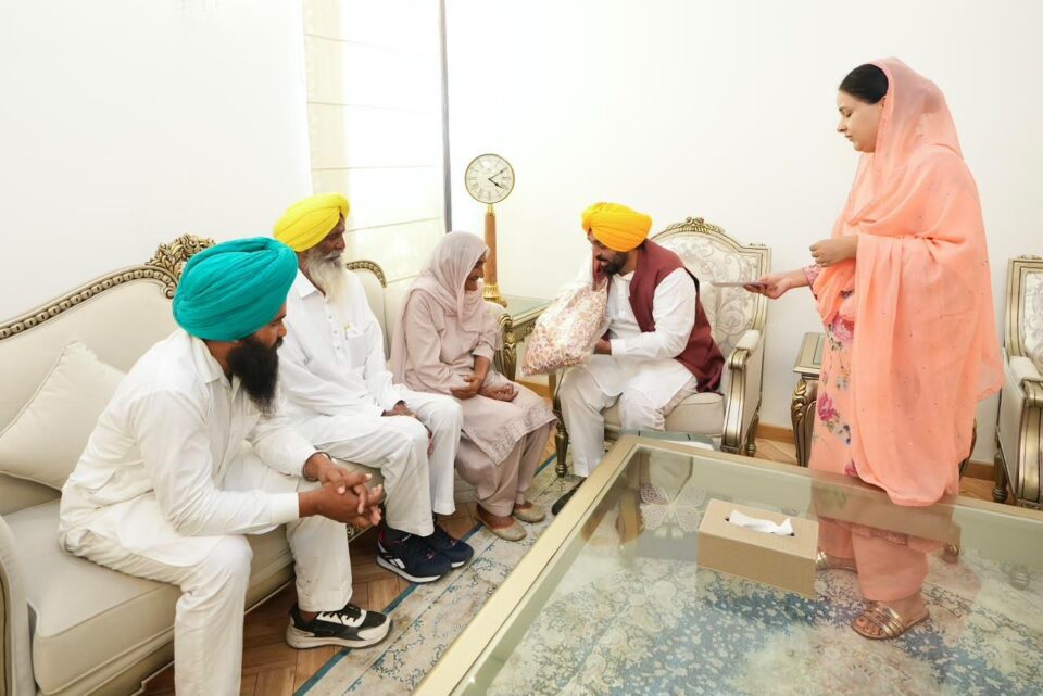 ਮਾਵਾਂ-ਧੀਆਂ ਸਤਿਕਾਰ ਯੋਜਨਾ ਔਰਤਾਂ ਦੇ ਸਨਮਾਨ ਲਈ ਸਮਾਜਿਕ ਇਨਕਲਾਬ ਹੈ